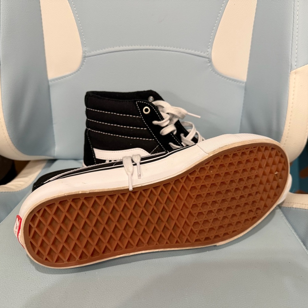Vans Black and White Skate Shoes - Picture 2 of 3
